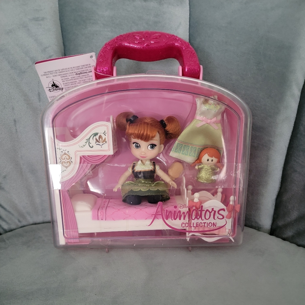 Disney animators mini doll AnA from Frozen set